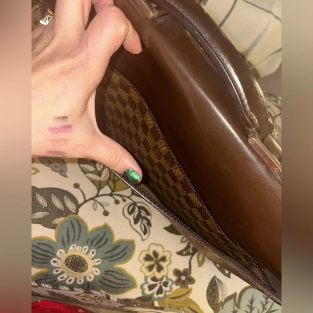 Louis Vuitton Luxury Brown Checkered Briefcase great condition